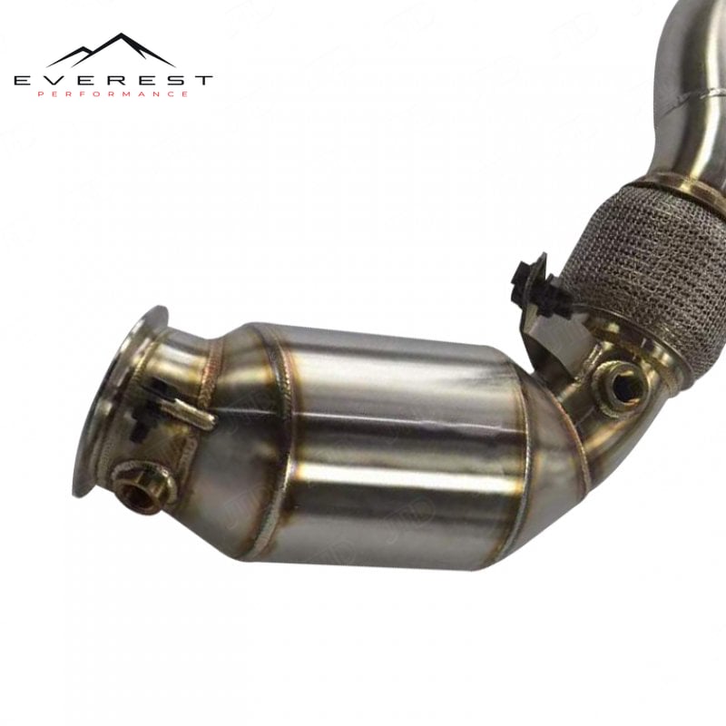 BMW F86 X6M Downpipe — photo 1